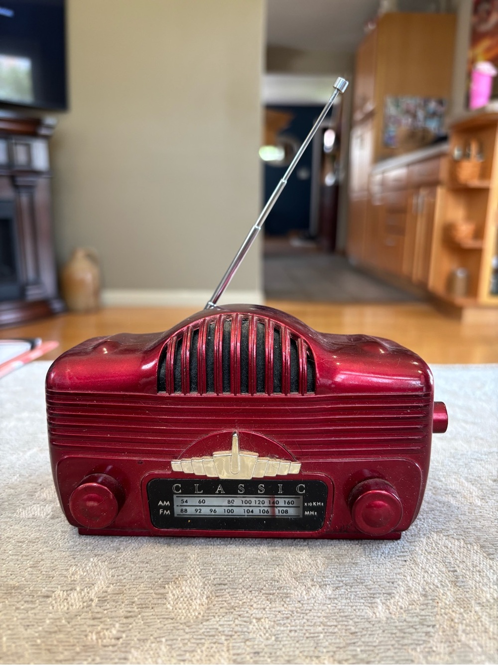 Classic Retro Portable AM/FM Radio - Red